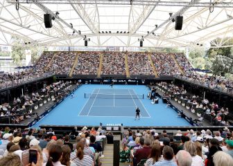 Gradas llenas, sin mascarilla... el tenis vuelve a la normalidad en Australia