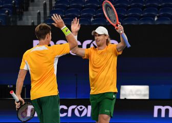 Australia deja las semifinales en bandeja a España