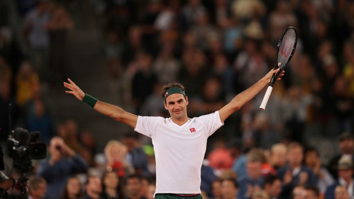 Roger Federer celebra su victoria ante Rafa Nadal en el partido de exhibición 'Match In África' de Ciudad del Cabo.