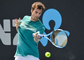 Albert Ramos y Roberto Carballés avanzan en Córdoba