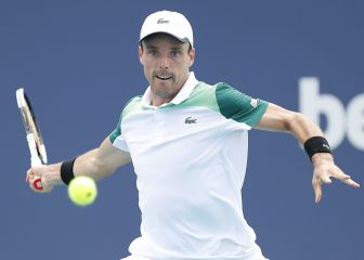 Medvedev se acerca a Djokovic y Bautista acecha el Top-10
