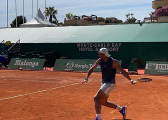 Rafa Nadal ya se entrena sobre la arcilla de Montecarlo