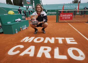 Tsitsipas se impone a Rublev y es campeón en Montecarlo