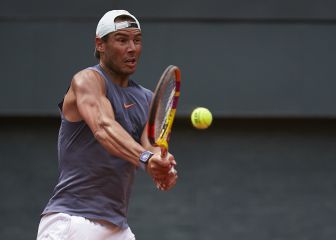 Nadal suda el triunfo en su debut pero pasa a octavos