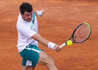 Martínez vence a Búblik y Alcaraz casi sorprende a Cilic