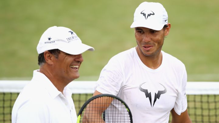 Rafa Nadal y Toni Nadal, durante un entrenamiento en Wimbledon de 2017.