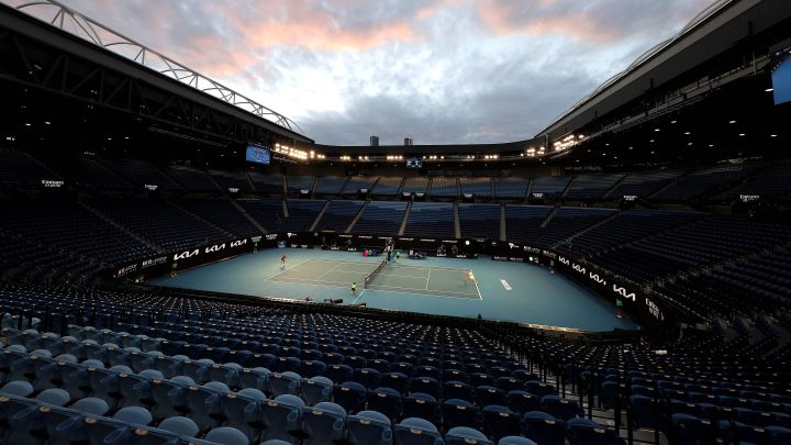 Imagen de la pista Rod Laver Arena sin público durante el partido entre Rafa Nadal y Cameron Norrie en el Open de Australia 2021 en Melbourne.