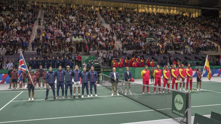 The teams of Great Britain and Spain, before their confrontation in the 2019 Davis Cup Finals.