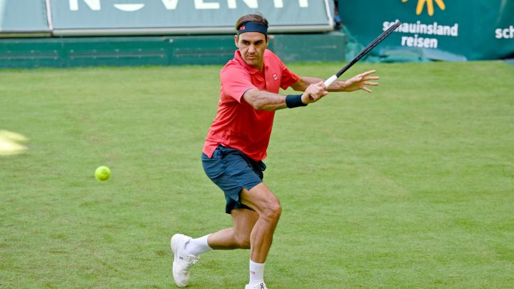 Federer arranca en hierba con victoria ante Ivashka