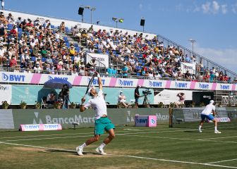 Djokovic afina su puesta a punto con una victoria en dobles
