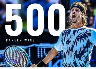 Feliciano López celebra ante Khachanov su victoria 500