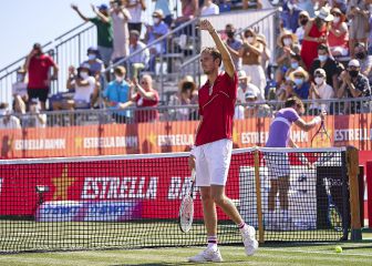 Medvedev remonta para jugar su primera final en hierba