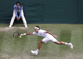Federer llega con altibajos a la increíble cifra de 1.250 victorias
