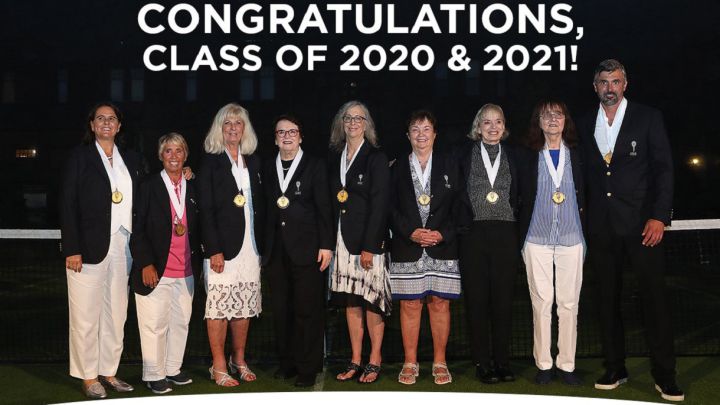 Conchita Martínez, Goran Ivanisevic and the Original 9, with Billie Jean King, pose after entering the Tennis Hall of Fame.