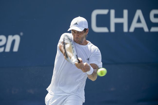 Fernando Verdasco returns a shot during a qualifying match at the 2021 US Open, Thursday, Aug. 26, 2021 in Flushing, NY.  (Pete Staples / USTA)