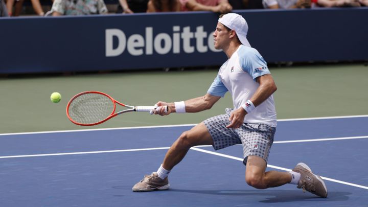 Diego Schwartzman in a point against Ricardas Berankis at the 2021 US Open.