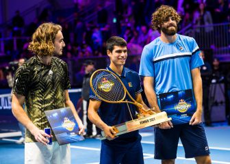 Carlos Alcaraz vuelve a vencer a Tsitsipas en una exhibición