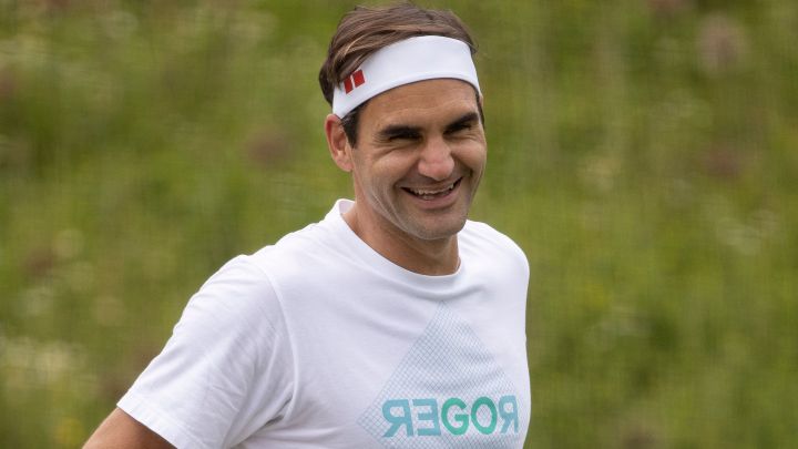 Roger Federer, durante un entrenamiento en el torneo de Wimbledon 2021.