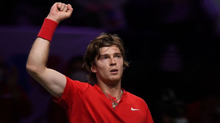 Russia's Andrey Rublev celebrates at the end of the men's singles quarter-final tennis match between Russia and Sweden of the Davis Cup tennis tournament at the Madrid arena in Madrid on December 2, 2021. (Photo by OSCAR DEL POZO / AFP)