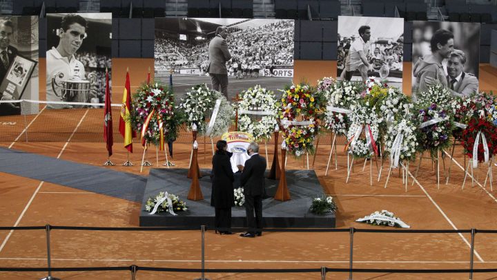 Manolo Santana receives the last goodbye at the Caja Mágica