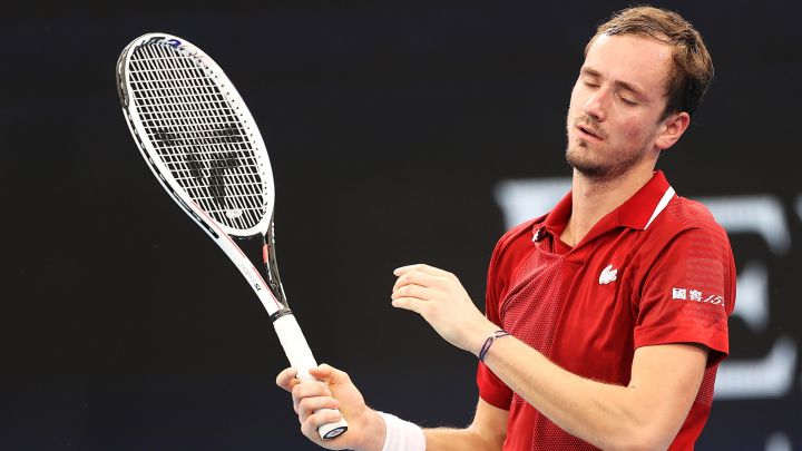 SYDNEY, AUSTRALIA - JANUARY 02: Daniil Medvedev of Russia reacts in his group B match against Ugo Humbert of France during day two of the 2022 ATP Cup tie between Russia and France at Ken Rosewall Arena on January 02, 2022 in Sydney, Australia.  (Photo by Mark Kolbe / Getty Images)