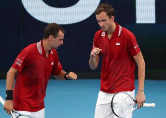 Rusia se salva pese al tropiezo de Medvedev e Italia se complica