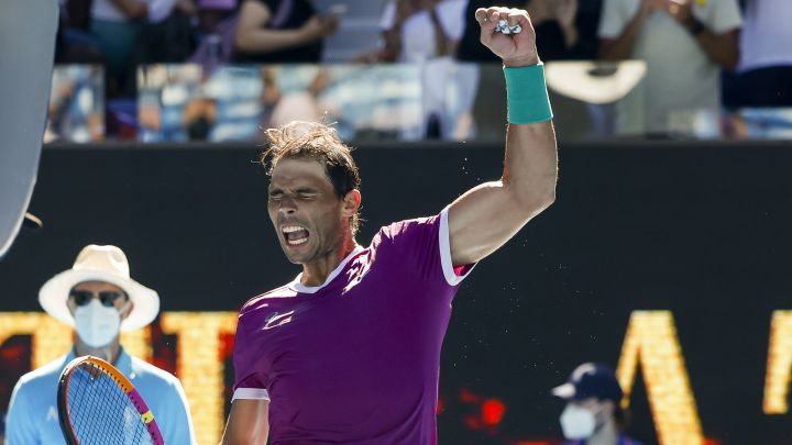 19 January 2022, Australia, Melbourne: Spanish tennis player Rafael Nadal celebrates after winning his Second Round Men's Singles tennis match against Germany's Yannick Hanfmann on Day 3 of the 2022 Australian Open at Melbourne Park. Photo: Frank Molter/dpa 19/01/2022 ONLY FOR USE IN SPAIN