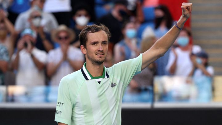 Tennis - Australian Open - Melbourne Park, Melbourne, Australia - January 22, 2022 Russia's Daniil Medvedev celebrates winning his third round match against Netherlands' Botic van de Zandschulp REUTERS/Loren Elliott