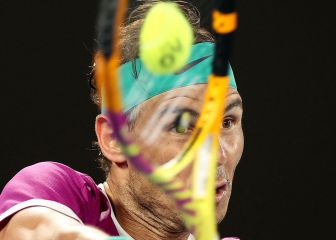 Bolas huecas y tenis plano