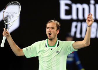 Medvedev, a semifinales tras salvar un 0-2 y punto de partido