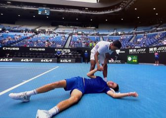 Drama en la final júnior: los calambres derrumban a Mensik