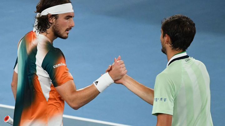 Medvedev y Tsitsipas, multados por su comportamiento en la semifinal