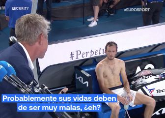 Las quejas de un Medvedev desquiciado al juez de silla: 