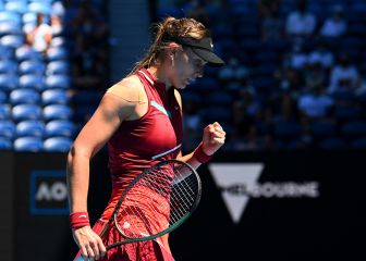 Barty amplía su liderato y Badosa supera a Muguruza