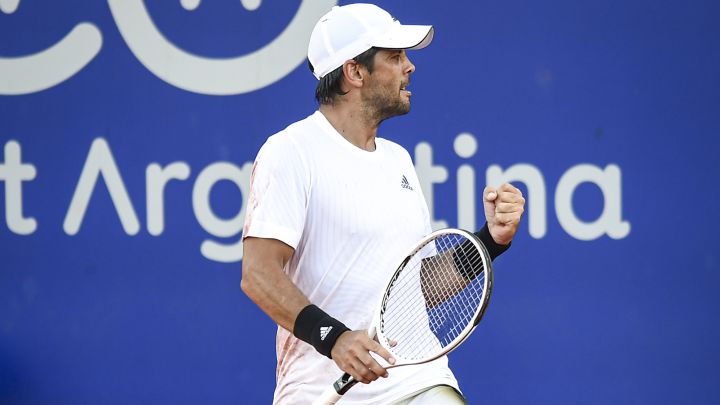 Spanish tennis player Fernando Verdasco celebrates a point during his match against Brazilian Thiago Monteiro at the Buenos Aires Tournament.