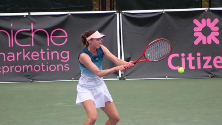 Cristina Bucsa en un torneo WTA.