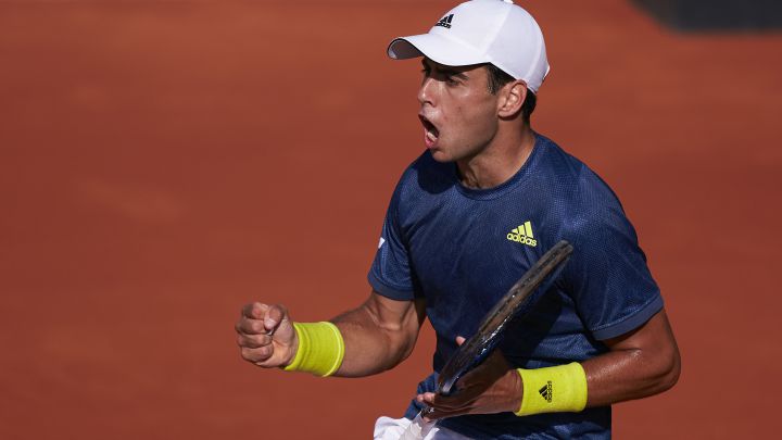 Spanish tennis player Jaume Munar celebrates a point during his match against Carlos Alcaraz at the 2021 AnyTech 365 Andalucia Open at the Puente Romano Beach Resort in Marbella.