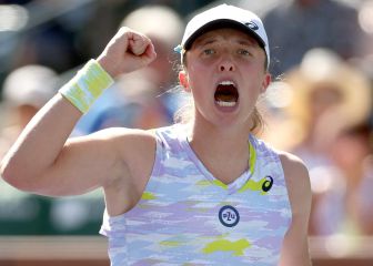 Swiatek sufre y Sakkari respira