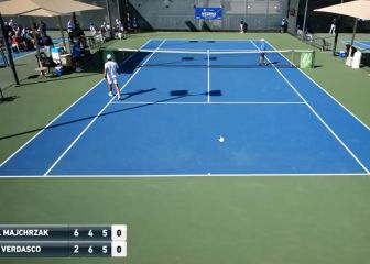 Suban el volumen: Verdasco, a gritos, pierde los nervios por completo y destroza su raqueta