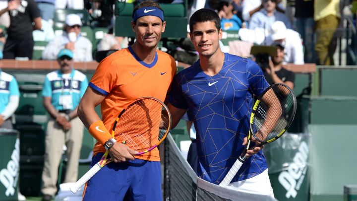 Spanish tennis players Rafa Nadal and Carlos Alcaraz pose before their semifinal match at the Masters 1,000 in Indian Wells 2022.