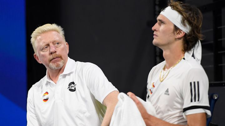 El extenista alemán Boris Becker observa a su compatriota Alexander Zverev durante la ATP Cup 2020.