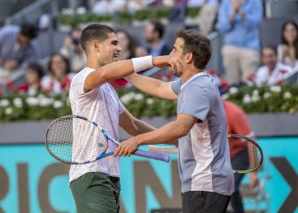 Alcaraz se exhibe para aparcar el adiós de Marc López