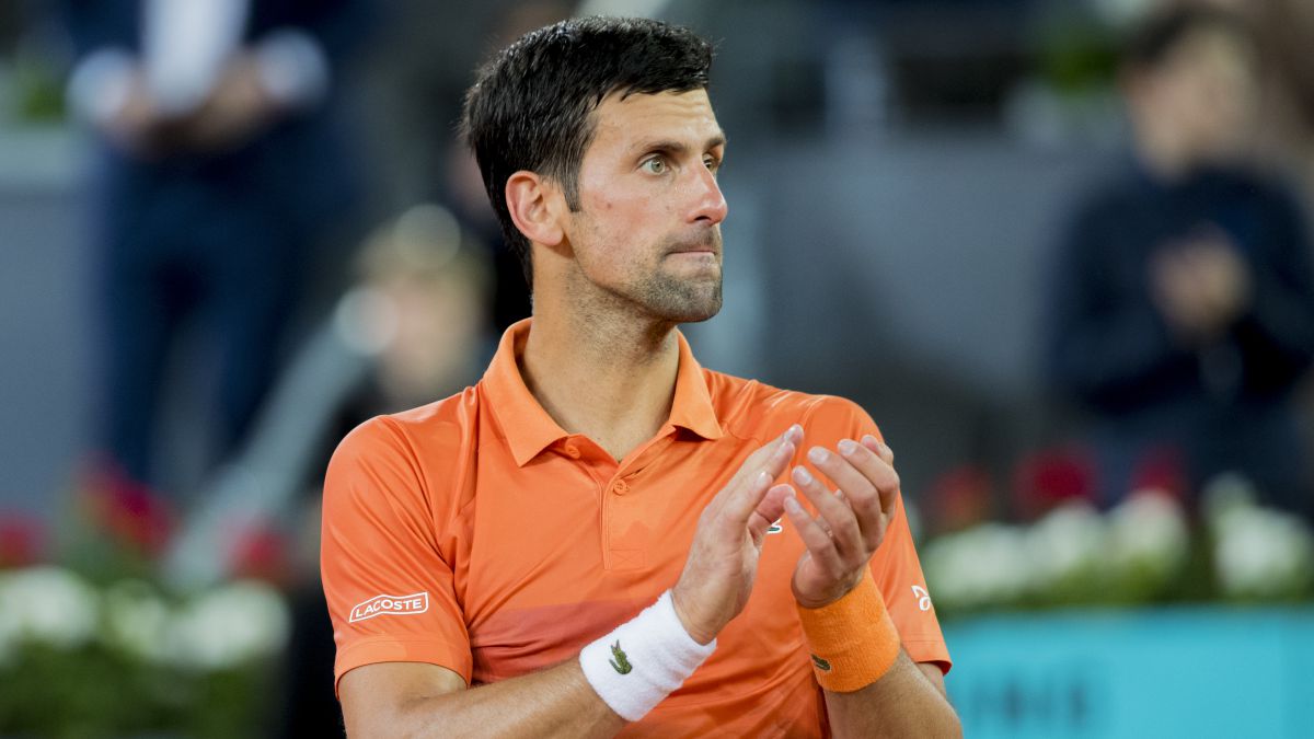 Djokovic makes it 18-0 against Monfils and ties number one