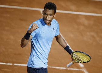 Auger-Aliassime erosiona con cincel a la roca Davidovich