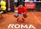 Djokovic abre brecha con Nadal y Federer