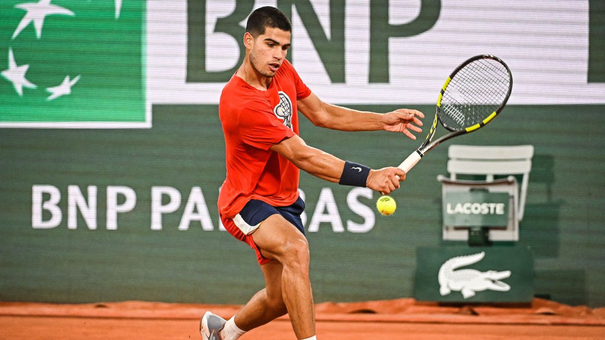 When does Alcaraz play his first match at Roland Garros 2022 date