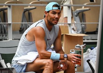 Nadal alinea bidones en lugar de botellas de plástico