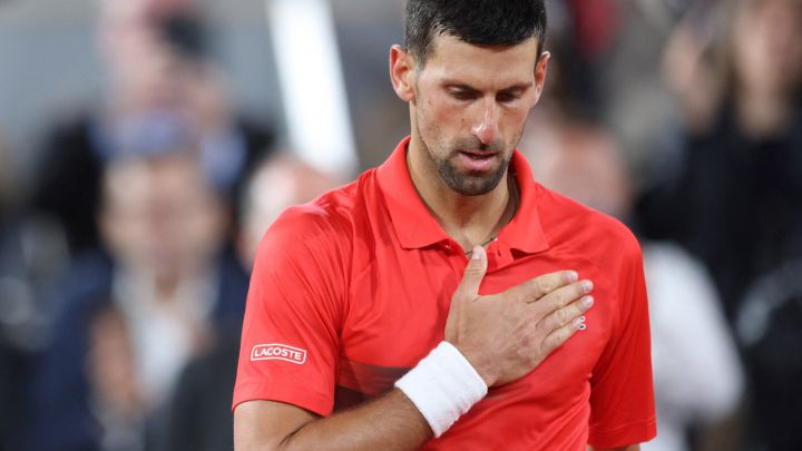 Tennis - French Open - Roland Garros, Paris, France - May 23, 2022 Serbia's Novak Djokovic celebrates after winning his first round match against Japan's Yoshihito Nishioka REUTERS/Yves Herman