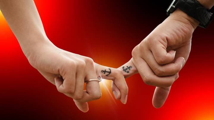 Quieres Saber Si Tu Pareja Es Infiel Mirale Las Manos As Com