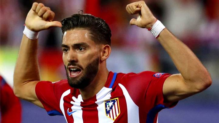 Yannick Carrasco es uno de los futbolistas que han cambiado su nombre